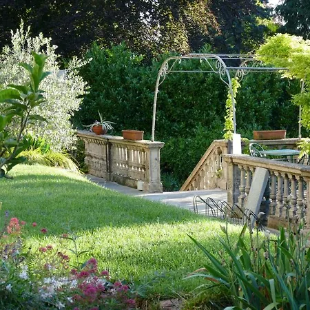 White Lilac Romantic - Adults Only Арона