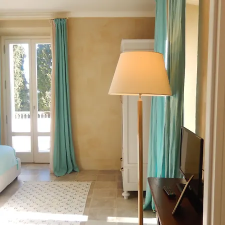 White Lilac Romantic - Adults Only 4*