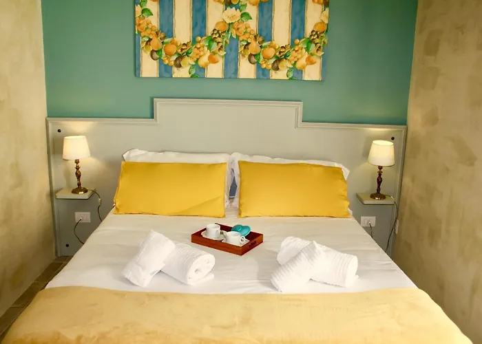 فندق مبيت وإفطار White Lilac Romantic - Adults Only 4*