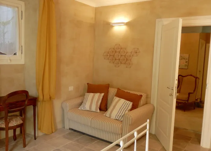فندق مبيت وإفطار White Lilac Romantic - Adults Only